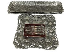 1990'S ARTHUR COURT POLISHED ALUMINUM TABLEWARE SERVING DISHES AND SET OF FOUR SPREADERS