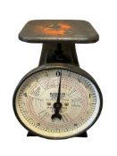 VINTAGE HANSON 5 POUND CAPACITY AIR MAIL POSTAGE SCALE MODEL NO. 1509 CIRCA 1946, ENAMELED FACE
