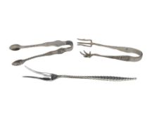 ANTIQUE STERLING SILVER SERVING UTENSILS INCLUDING SHEAFER & LLOYD SUGAR TONGS AND HALLMARKED FORK