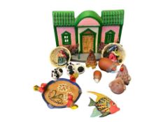 VINTAGE SOUTH AMERICAN SOUVENIRS INCLUDING ASH TRAY, ANIMAL FIGURINES, WALL HANGINGS