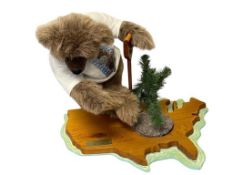 JOANNE C. MITCHELL PAWS FOR PEACE 1991 WALT DISNEY WORLD TEDDY BEAR CONVENTION HAND MADE BEAR