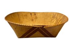 NORTH WEST NATIVE AMERICAN BIRCH BARK HAND CRAFTED BASKET WITH DOUBLE ARROW DESIGN