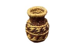 MINIATURE HAND WOVEN NATIVE AMERICAN COILED BASKET