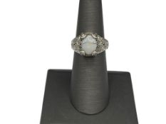 VINTAGE STERLING SILVER OVAL CABOCHON OPAL RING