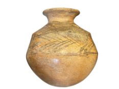 ANCIENT NORTH AMERICAN CLAY POTTERY EFFIGY POT, HAND PAINTED DESIGN TOP OF BODY, ROUND BOTTOM