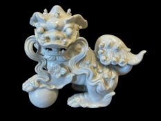 1960'S OTAGIRI JAPAN WHITE BLANC PORCELAIN GUARDIAN FOO DOG FIGURE
