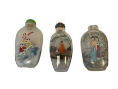 THREE VINTAGE REVERSED PAINTED CHINESE GLASS SNUFF BOTTLES