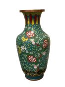 VIBRANT VINTGE CHINESE EXPORT CLOISONNE ENAMELED VASE WITH FLORAL AND LEAF DESIGN