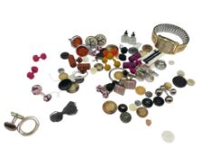 ASSORTED JEWELRY AND COLLECTIBLE BUTTONS INCLUDING TWO PIECES OF STERLING SILVER