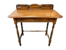MAPLE COLONIAL STYLE SINGLE DRAWER WRITING DESK WITH SLOTS FOR MAIL AND PEN HOLDER