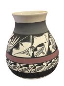UTE MOUNTAIN POTTERY SOUTHWESTERN FOUR CORNERS POT, NATIVE AMERICAN POTTERY VESSEL, COLORADO