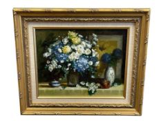 MID-CENTURY STYLE ORIGINAL OIL ON CANVAS STILL LIFE PAINTING OF BOUQUET OF FLOWERS AND PORCELAIN