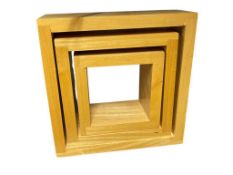 LIGHT FINISH MAPLE GRAIN FLOATING SQAURE SHELVES