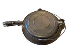 WAGNER WARE CAST IRON NO. 9 WAFFLE MAKER WITH BASE PAT DATE 1910 SIDNEY, OH