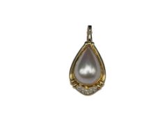 18K YELLOW GOLD MABE PEARL AND DIAMOND PENDANT