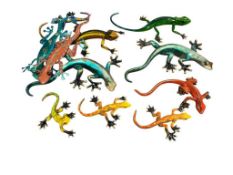 RESIN AND METAL DECORATIVE COLORFUL GECKO FIGURAL WALL HANGINGS / DECORATION
