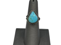 VINTAGE NAVAJO STERLING SILVER TURQUOISE TEAR DROP RING
