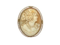 ANTIQUE 10K YELLOW COLD CARVED SHELL CAMEO BROOCH FEATURING FILIGREE BORDER