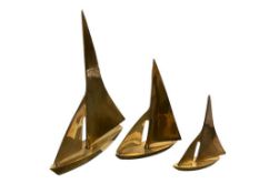 SOLID BRASS SAILBOAT OFFICE / HOME DECOR IN GRADUATING SIZES