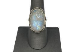 VINTAGE STERLING SILVER OVAL CABOCHON LABRADORITE RING