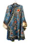 CHINESE QING DYNASTY EARLY 20TH CENTURY FLORAL EMBROIDERED SILK BLUE ROBE