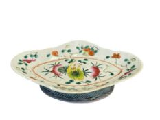 ANTIQUE CHINESE EXPORT PORCELAIN FAMILLE ROSE PEDESTAL TONGZHI DISH