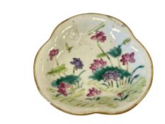 ANTIQUE CHINESE EXPORT PORCELAIN CHRYSANTHEMUM ENAMELED PEDESTAL DISH