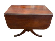 20TH CENTURY 1930'S DUNCAN PHYFE DROP LEAF DINING TABLE WITH BRASS CAP FEET