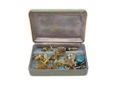 ASSORTED MEN'S CUFF LINKS INCLUDING GOLD FILLED DESIGNS AND A COUPLE STERLING PIECES