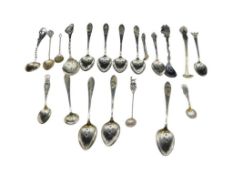ASSORTED STERLING SILVER SPOONS FEATURING MOSTLY ANTIQUE SPOONS INCLUDING SOME WITH PIERCED DESIGN