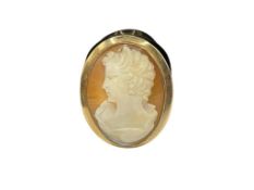 VINTAGE GOLD-FILLED CARVED SHELL CAMEO BROOCH / PENDANT
