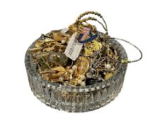 WATERFORD CRYSTAL COASTER FILLED WITH MEN'S AND WOMEN'S FASHION JEWELRY