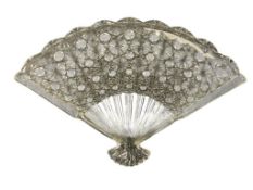 VINTAGE FENTON DAISY AND BUTTON FAN SHAPED DISH