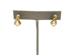 PAIR OF 10K YELLOW GOLD DIAMOND AND PEARL EARRINGS FEATURING 10 ROUND BRILLIANT CUT DIAMONDS