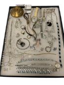 ASSORTED WOMEN'S FASHION JEWELRY RINGS, BRACELETS, EARRINGS, MANY BEWJEWLED PIECES