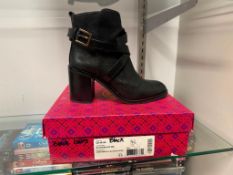 NEW IN BOX TORY BURCH HASTINGS BLACK HEELED BOOT WITH BELTED STRAPS