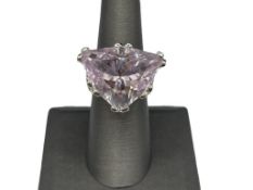 LADIES' 18K WHITE GOLD TRILLION CUT KUNZITE AND DIAMOND RING