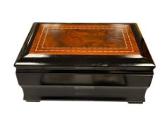 CRAFTSMAN'S BENCH ELEGANT BLACK FINISH CIGAR BOX / HUMIDOR