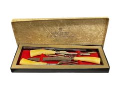 VINTAGE WASHINGTON FORGE STAINLESS STEELAND BAKELITE HANDLED CUTLERY SET IN ORIGINAL BOX