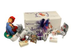 ANNALEE DOLL SOCIETY MEMBERSHIP KIT INCLUDESFIVE DOLLS, CHARM, AND TWO PINS