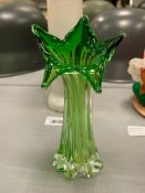 VIBRANT GREEN TWISTED SWUNG GLASS VASE FEATURING LEAF LIKE DESIGN