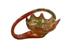 VINTAGE HAND BLOWN ART GLASS SWAN LIKE SCALLOPED EDGE CENTERPIECE BOWL