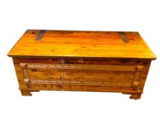 ORIGINAL ROOS CEDAR BLANKET CHEST