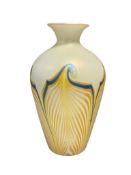 DURAND / THE VINELAND FLINT GLASS WORKS HAND BLOWN ART DECO GLASS PULLED FEATHERS IRIDESCENT VASE