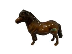 BESWICK ENGLISH POTTERY STANDING SHETLAND PONY IN BROWN COLOR