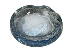 VINTAGE HAND BLOWN ART GLASS BLUE BUBBLE GLASS ASHTRAY WITH PINCHED RIM