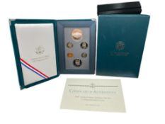 1997 U.S. MINT PRESTIGE SET FEATURING A BOTANIC GARDEN COMMEMORATIVE SILVER DOLLAR
