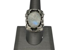 VINTAGE SIGNED ARYA STERLING SILVER LABRADORITE RING FEATURING TOOLED FLOWER AND FOLIATE DESIGN