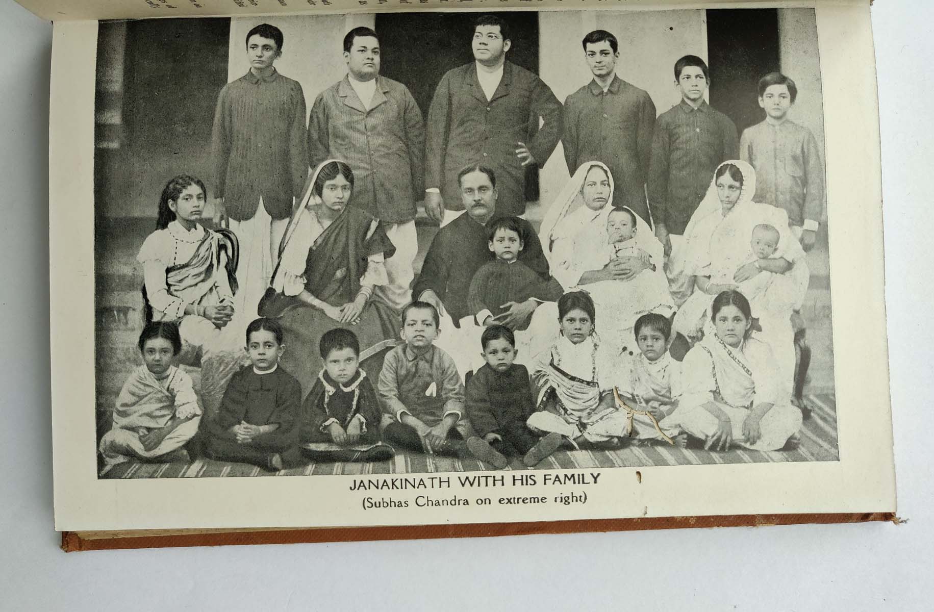 SUBHAS CHANDRA BOSE - NETAJI'S LIFE AND WRITINGS PART ONE AN INDIAN PILGRIM OR AUTOBIOGRAPHY OF SUBH - Image 6 of 8