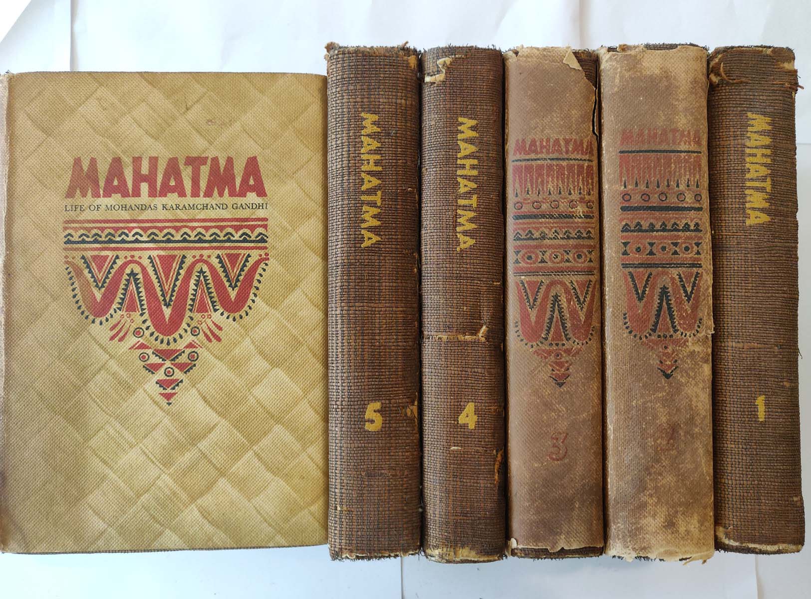 D.G.TENDULKAR - MAHATMA LIFE OF MOHANDAS KARAMCHAND GANDHI IN EIGHT VOLUMES SET - Image 2 of 2